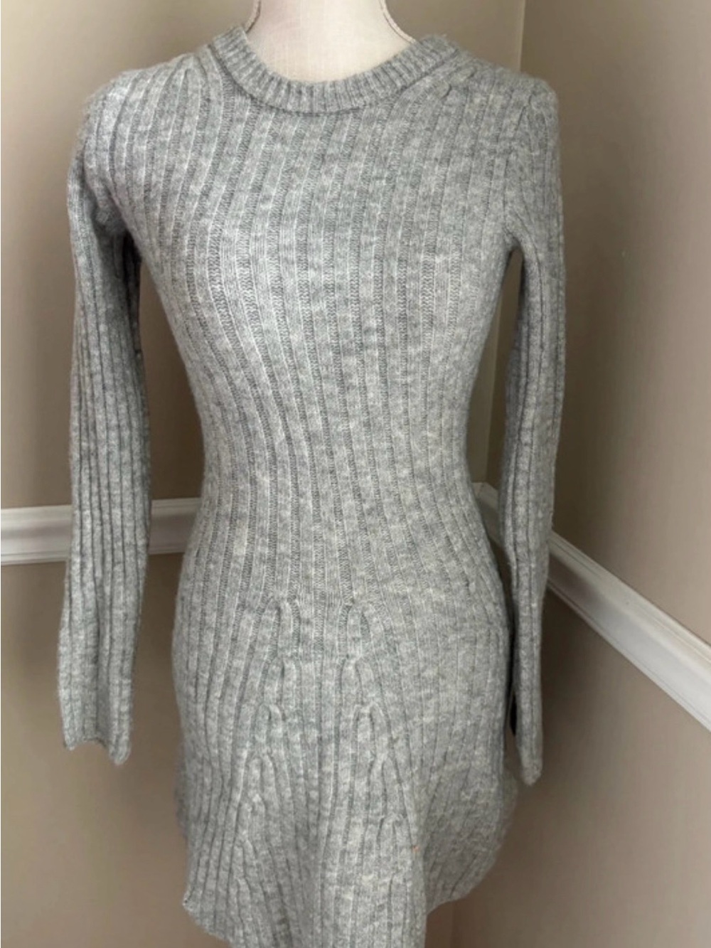 H&M Light Gray Ribbed Crew Neck Sweater Dress
